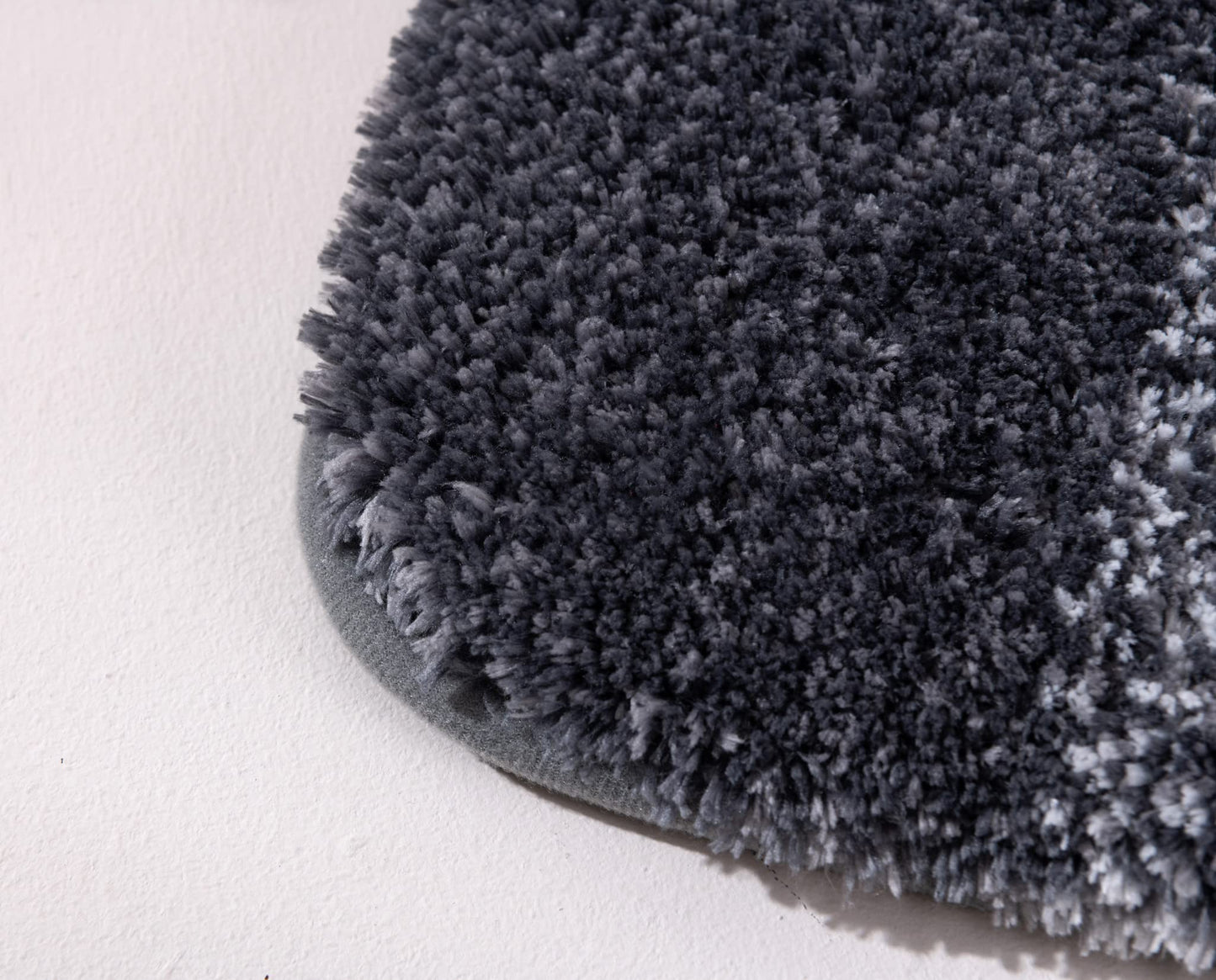 1 Pack Black Bathroom Rugs Soft and Absorbent Microfiber Bath Mat